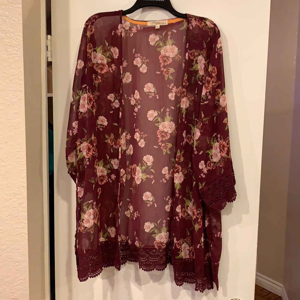 Like new maroon floral kimono